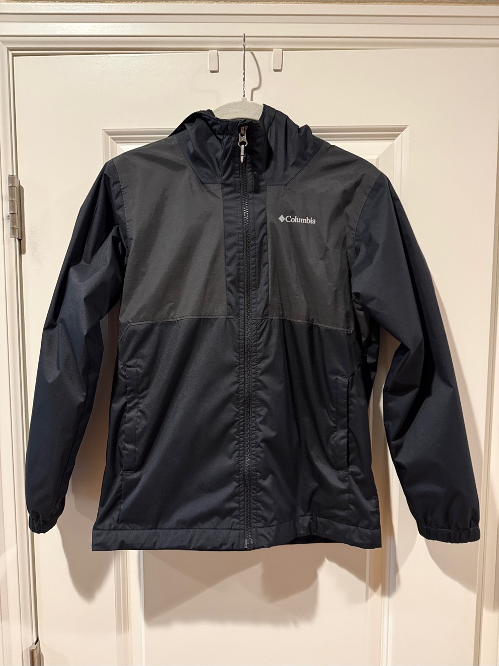 Columbia Kids Black Hooded Rain Jacket - size Medium 10/12